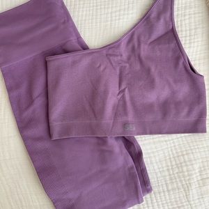 Set Active purple one shoulder workout set